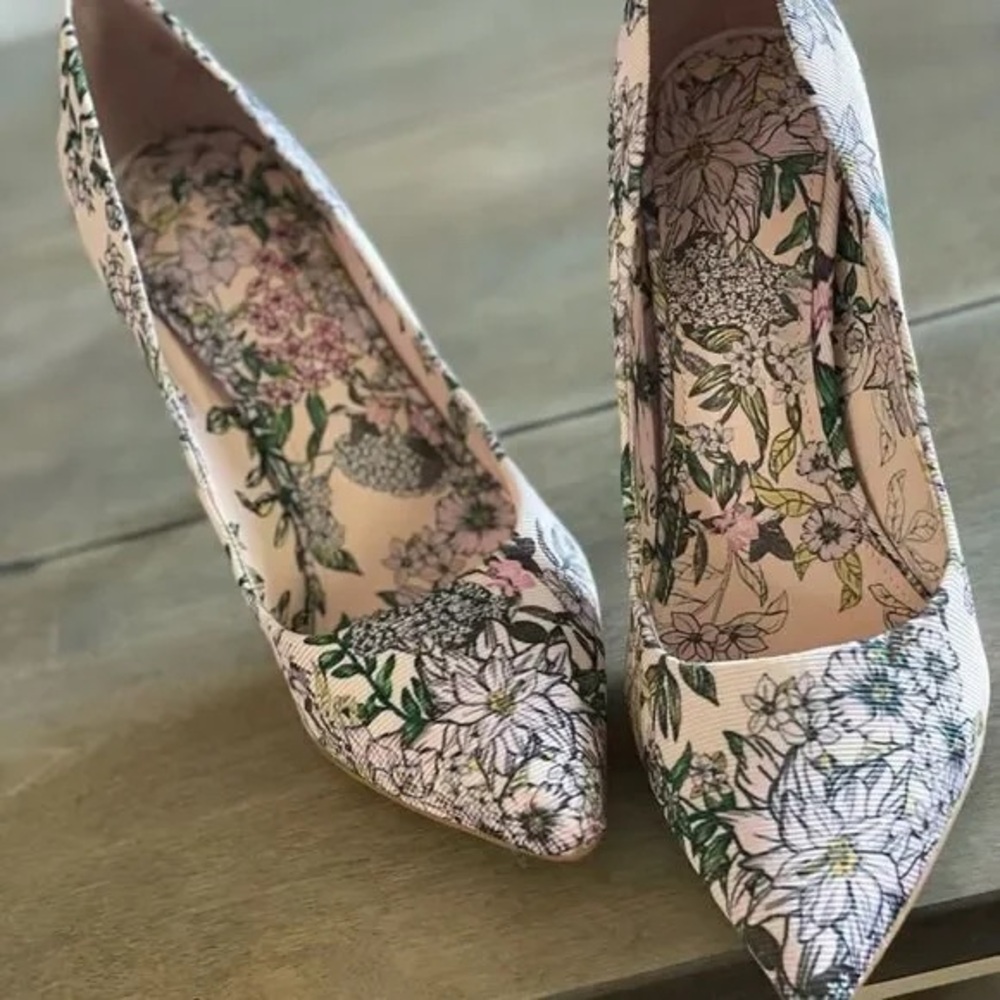 Braylean Floral Pumps